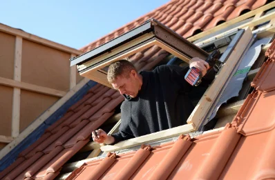 Pose de fenêtres de toit Velux à Souffrignac